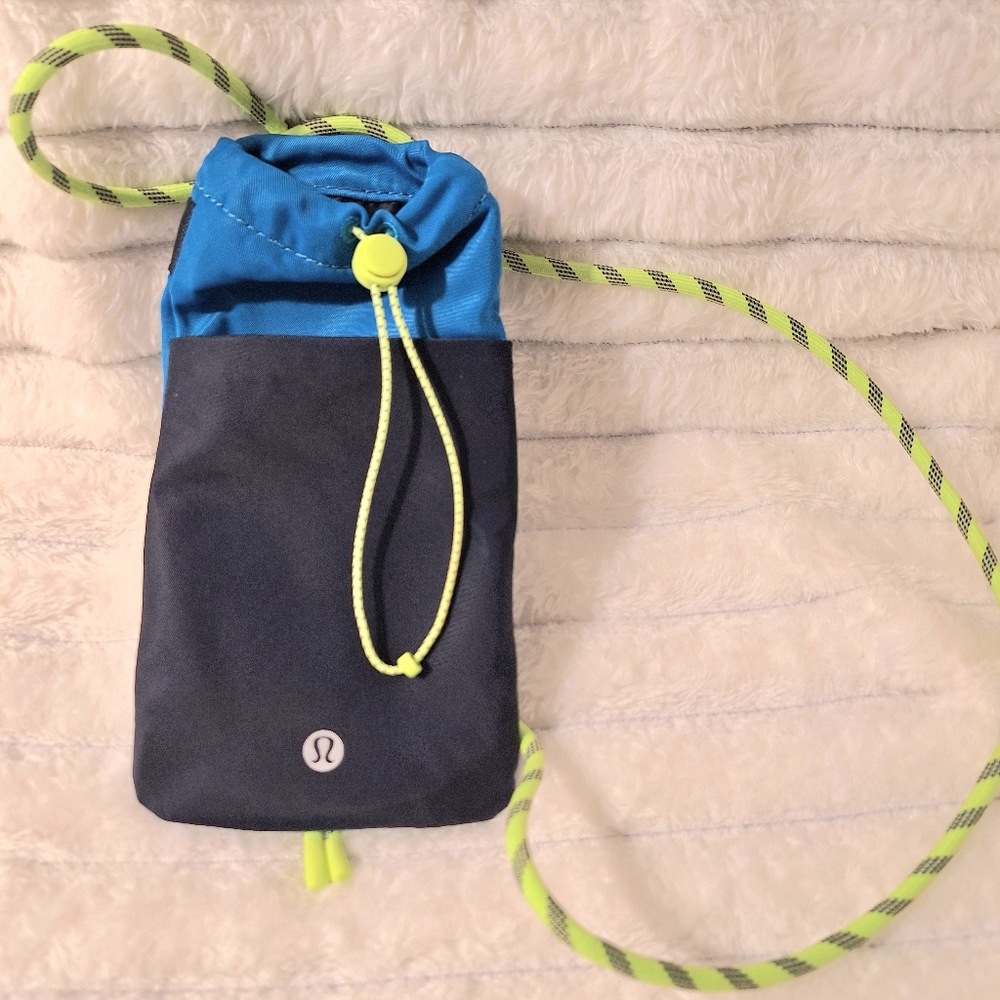 Lululemon Play Forward Crossbody